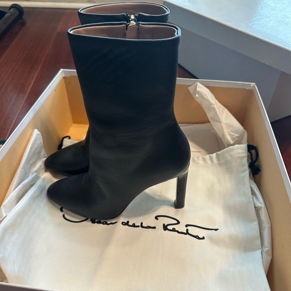 Oscar de la Renta black mid calf boots 36.5 NIB